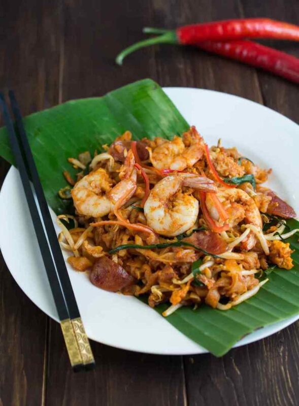 Món Char Kway Teow vẫn giữ được cọng mì mềm mại dù được xào trên chảo nóng