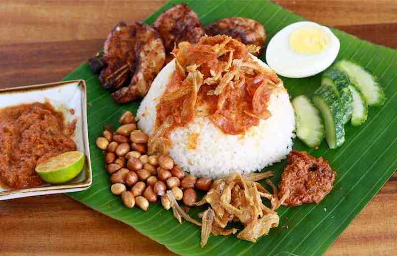 Nasi lemak là món ăn đặc trưng tại Malaysia